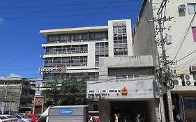 Cuarto Hotels Cebu